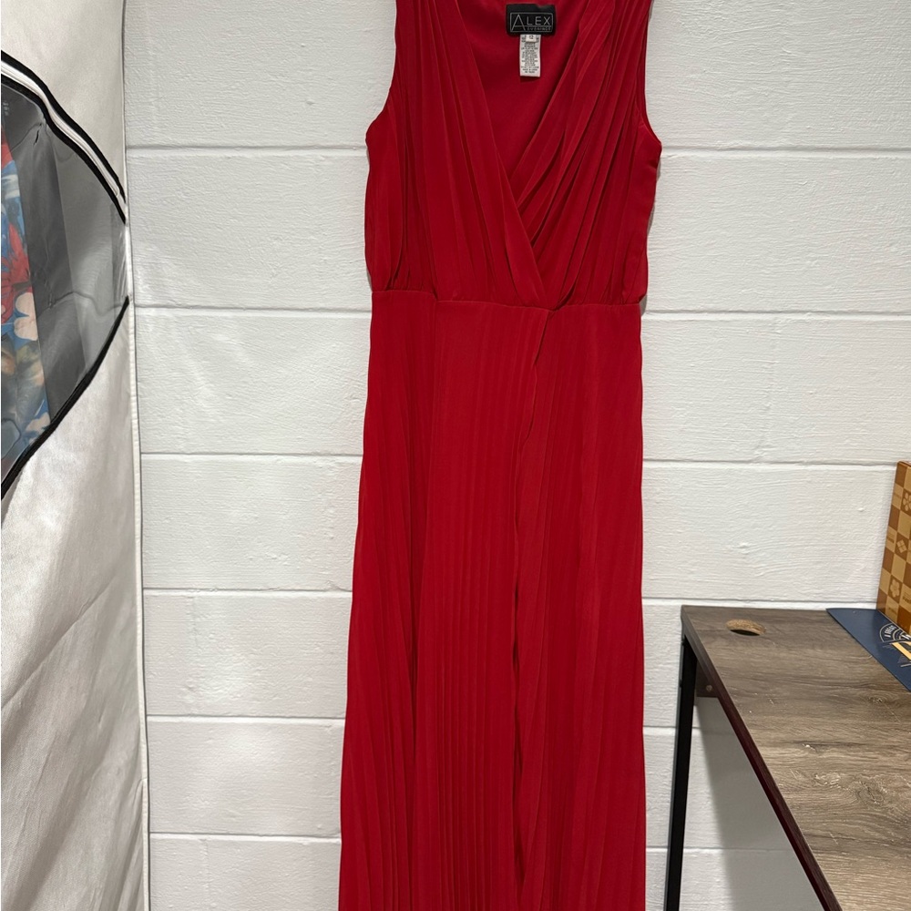 Alex Evenings Red Sleeveless Dress